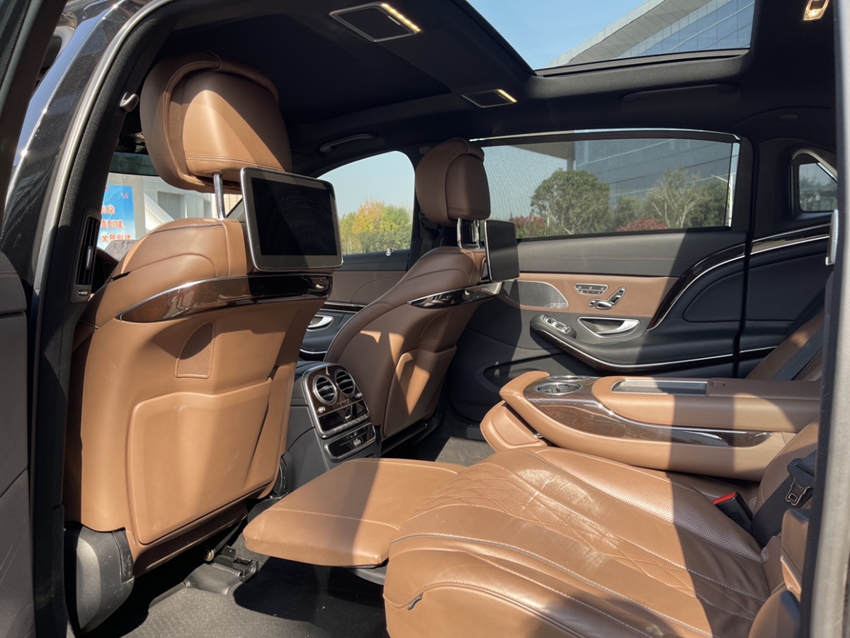 {賭波}(2020款迈巴赫越野图片及价格)