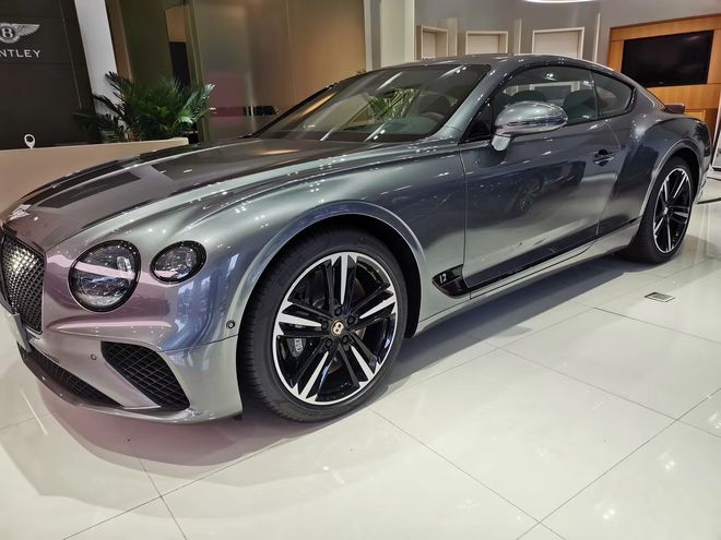 {體育投注}(迈巴赫和宾利飞驰哪个档次高)